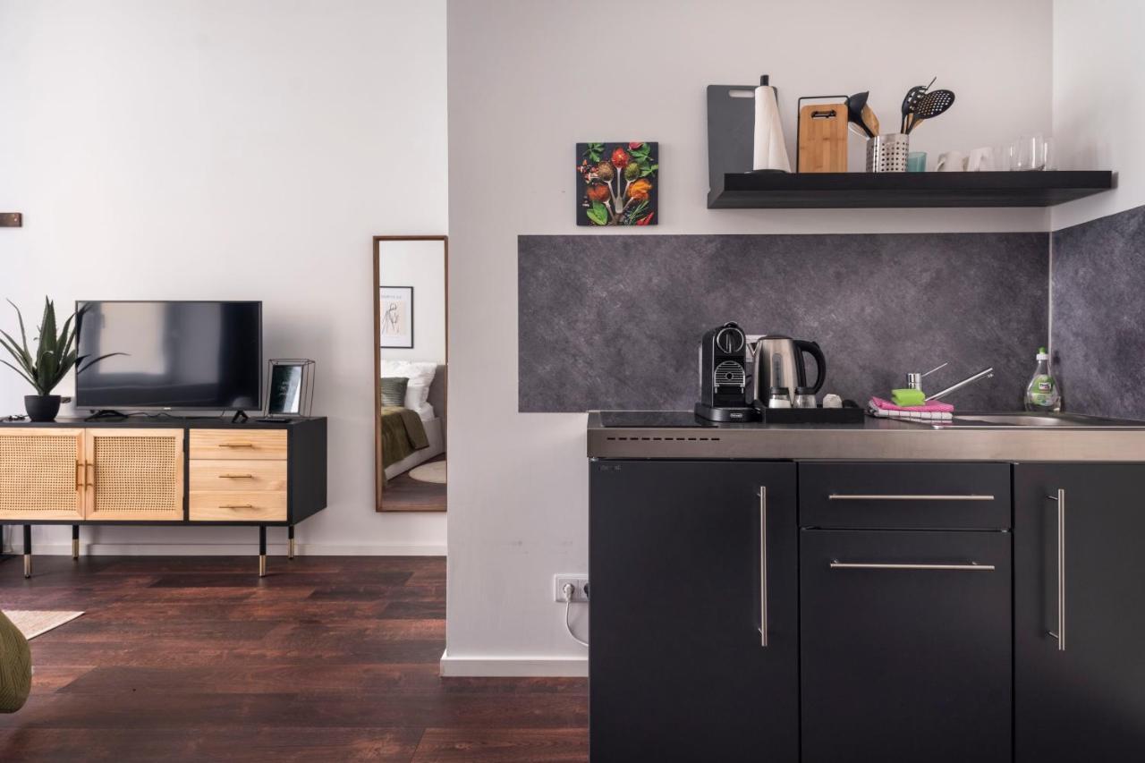 Central Apartment In Heart Of Берлин Экстерьер фото